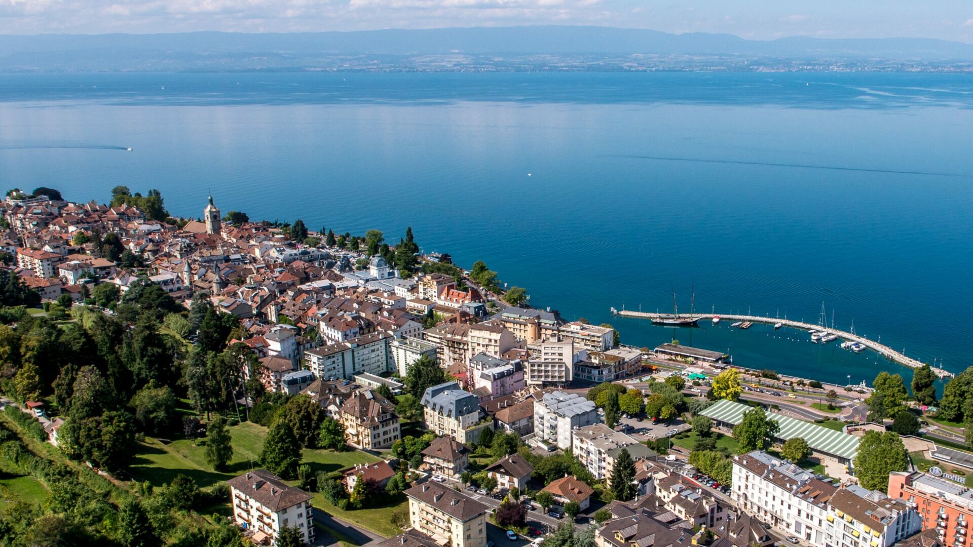 Evian-les-Bains, entre lac et montagne