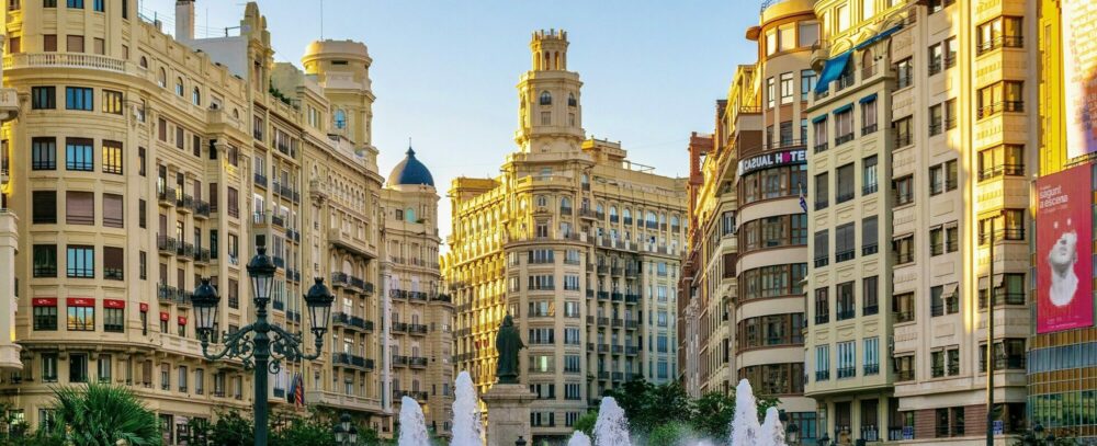 Entre plage urbaine et architecture futuriste, cap sur Valence