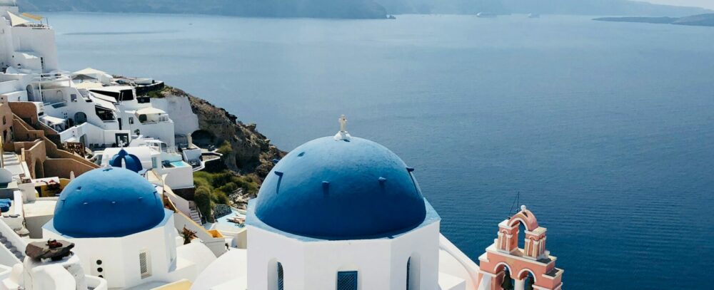 Un séminaire suspendu entre ciel et mer à Santorin