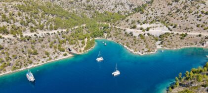 Vue aérienne bateau ile brac-dalmatie Split